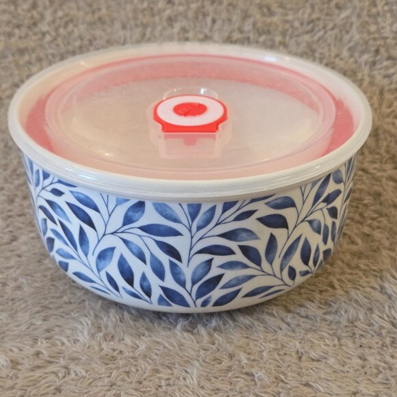 Other - Blue leaf ceramic bowl w/ vented lid, 16 cm